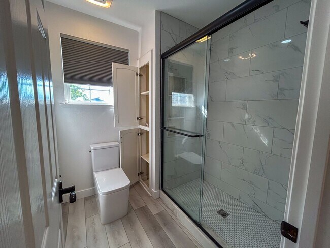 Building Photo - Recently Upgraded Modern Chico Home