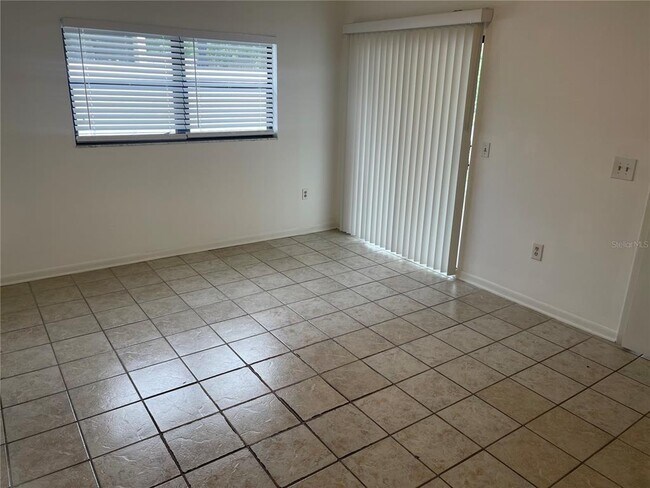 Building Photo - 4352 Sandhurst Dr