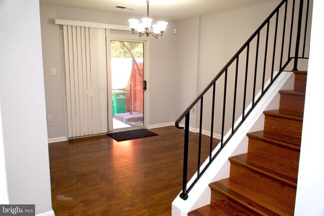 Building Photo - 7710 Merrick Ln