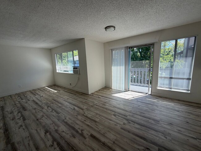 Building Photo - 3075 Berrum Pl