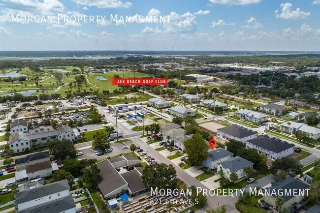 Building Photo - Amazing Freshly Painted Jacksonville Beach...