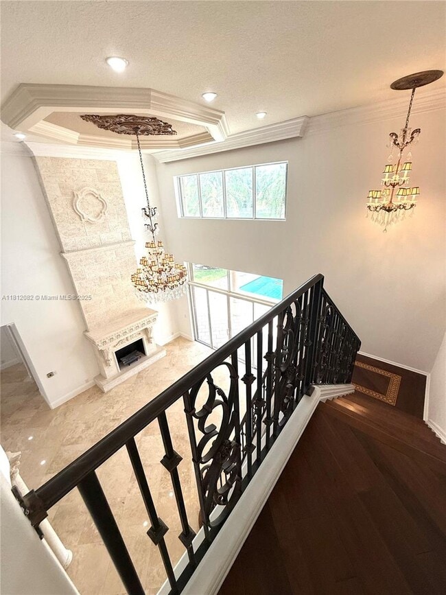 Building Photo - 2547 Montclaire Cir
