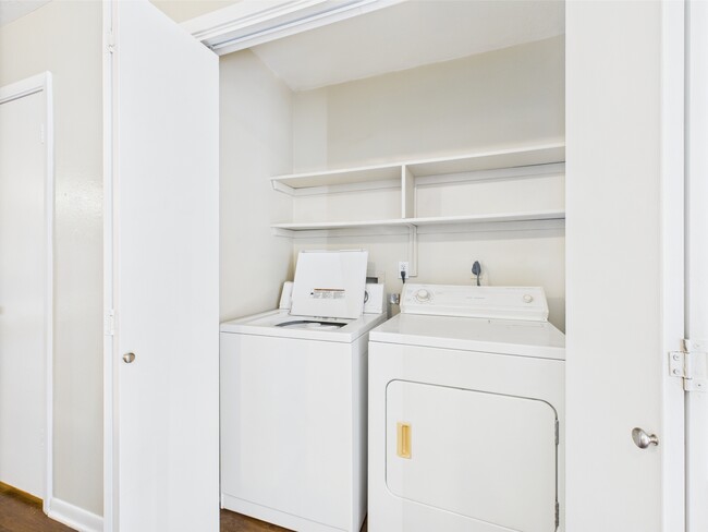 Building Photo - 704 San Pedro Dr