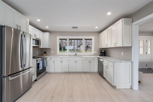 Building Photo - 1225 Westview Dr