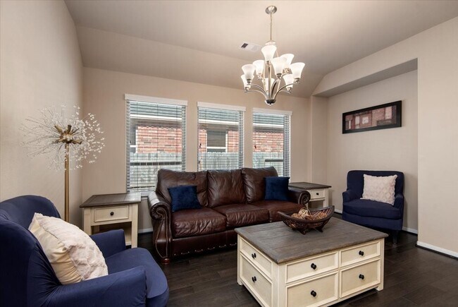 Building Photo - 2127 Blossomcrown Dr