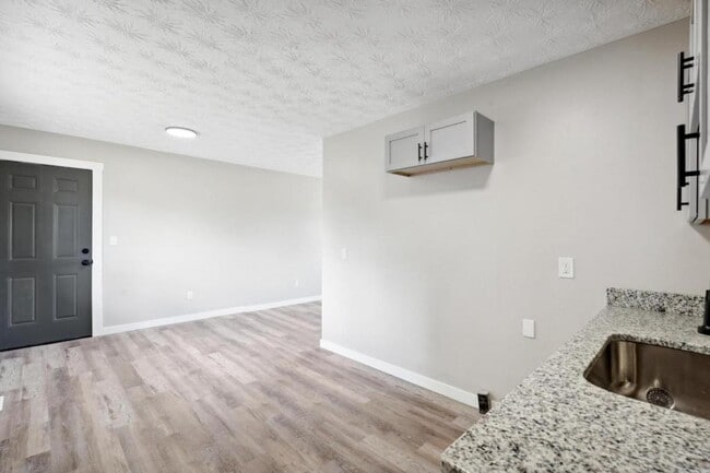 Building Photo - 1311 Liscum Dr