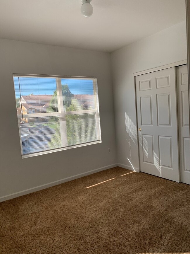 Building Photo - 2 Bed 2 Bath Condo