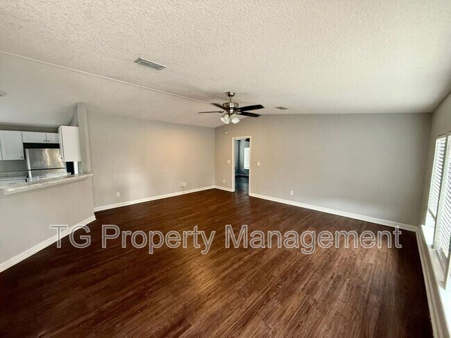 Building Photo - 1760 Freedom Dr