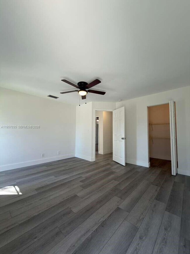 Building Photo - 9719 N New River Canal Rd