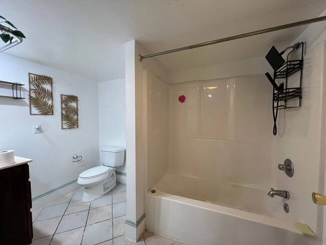 Building Photo - 1 bed and 1 bath unit