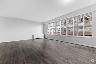 Building Photo - 6157 N Sheridan Rd