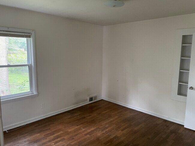 Building Photo - 196 N Hagadorn Rd