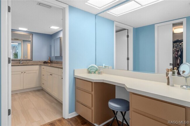 Building Photo - 5 Cypress Run