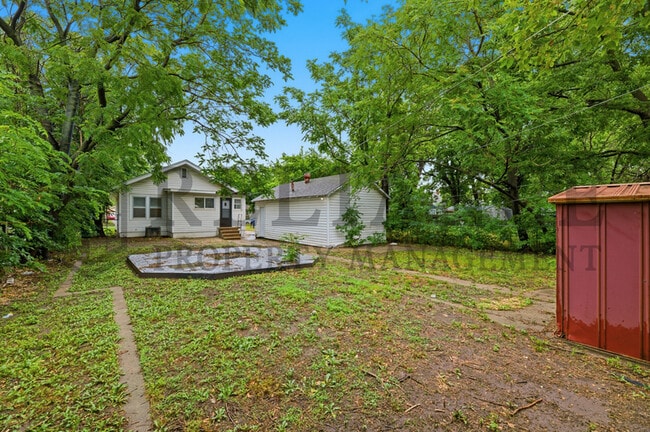 Building Photo - 1425 S Laura Ave
