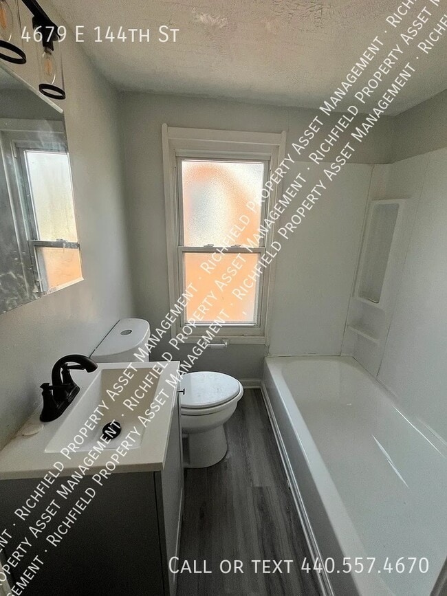 Building Photo - 4679 E 144th St