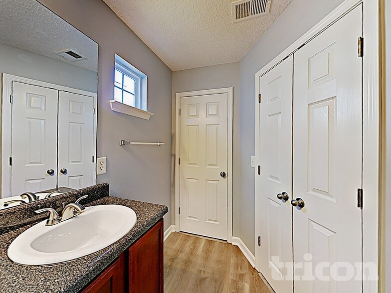 Building Photo - 293 Lossie Ln