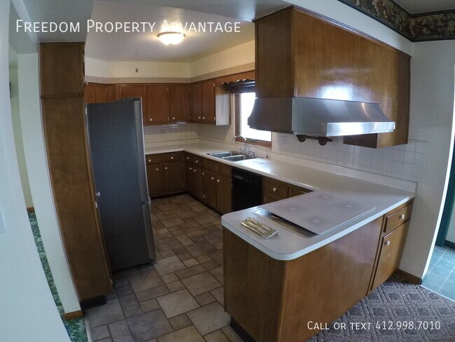 Building Photo - 511 Franklin Ave