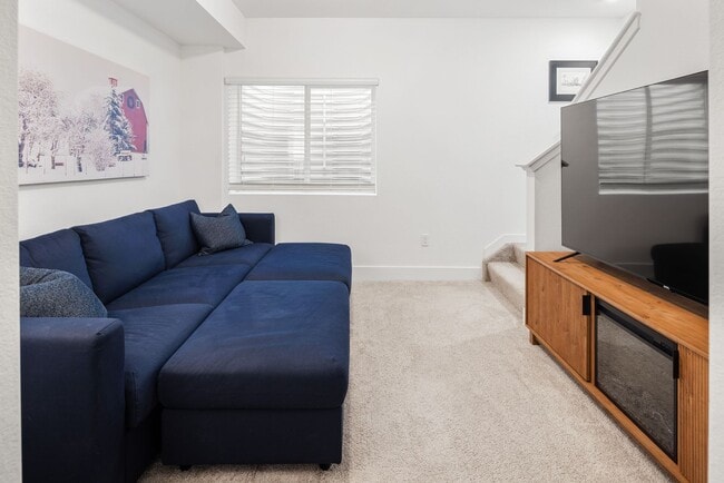 Building Photo - 3BD, 3.5BA Arvada Townhome with Patio and Yard