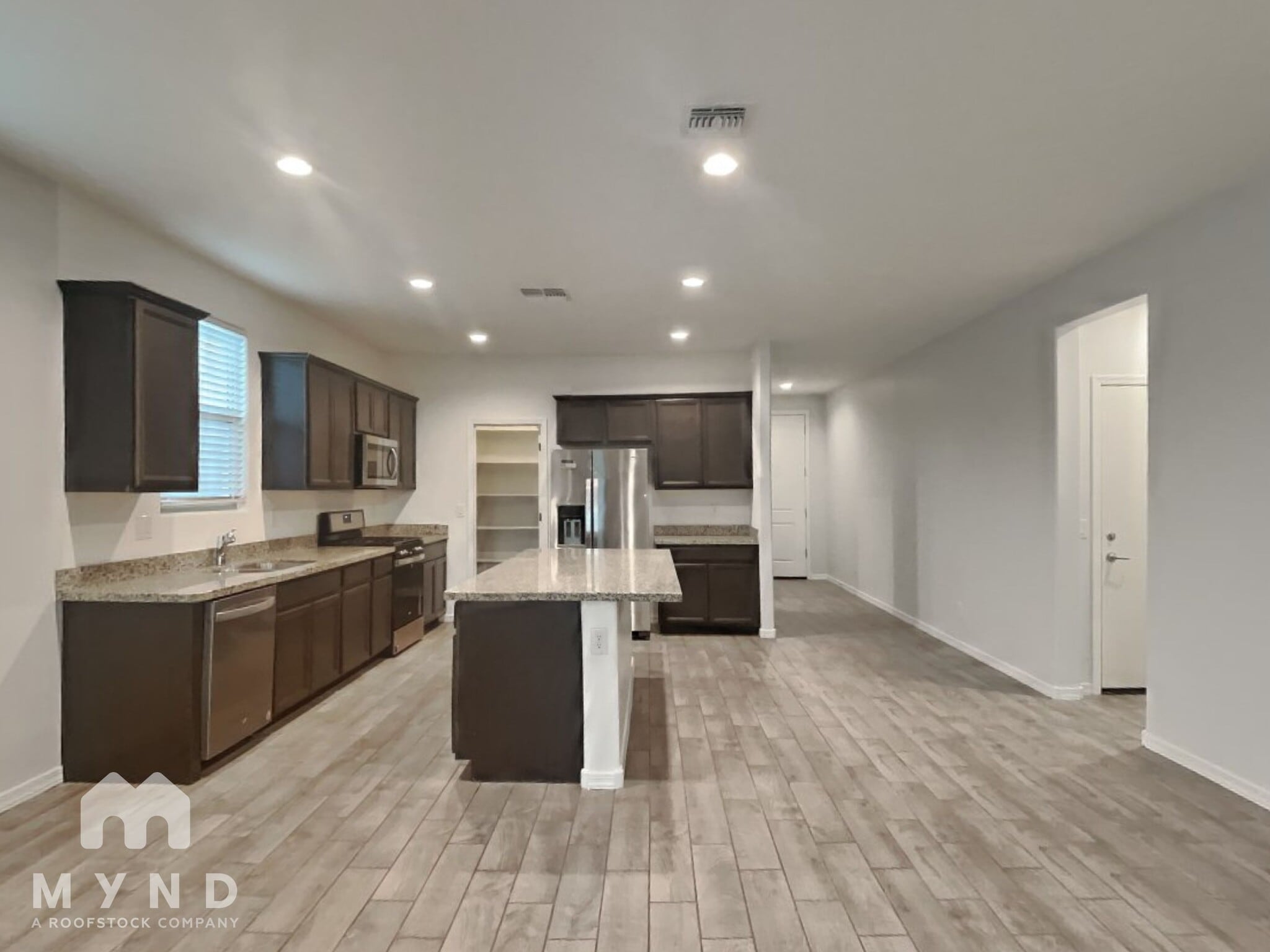 Building Photo - 815 N 109th Dr