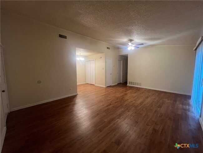 Building Photo - 1524 Shannon Cir