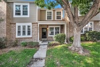 Building Photo - Freshly Painted & Move-In Ready! 3 bedroom...