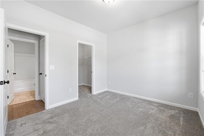 Building Photo - 176 Brant Cir
