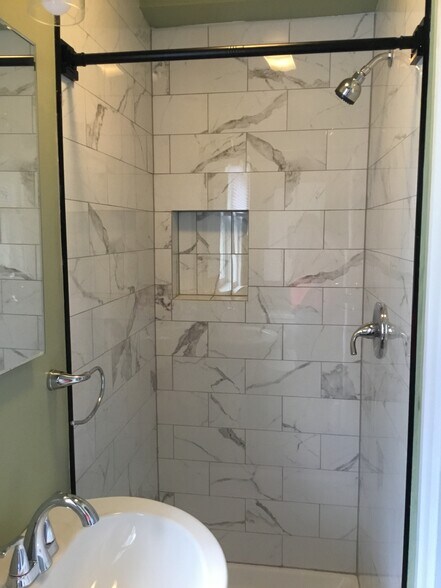 Building Photo - 6 S Ridge Rd