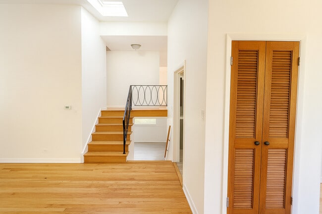 Building Photo - 8557 N National Ave