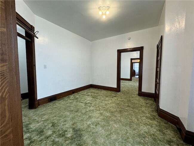 Building Photo - 407 Fallowfield Ave