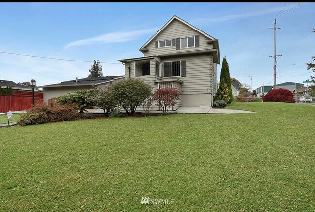 Building Photo - 3832 S Cushman Ave