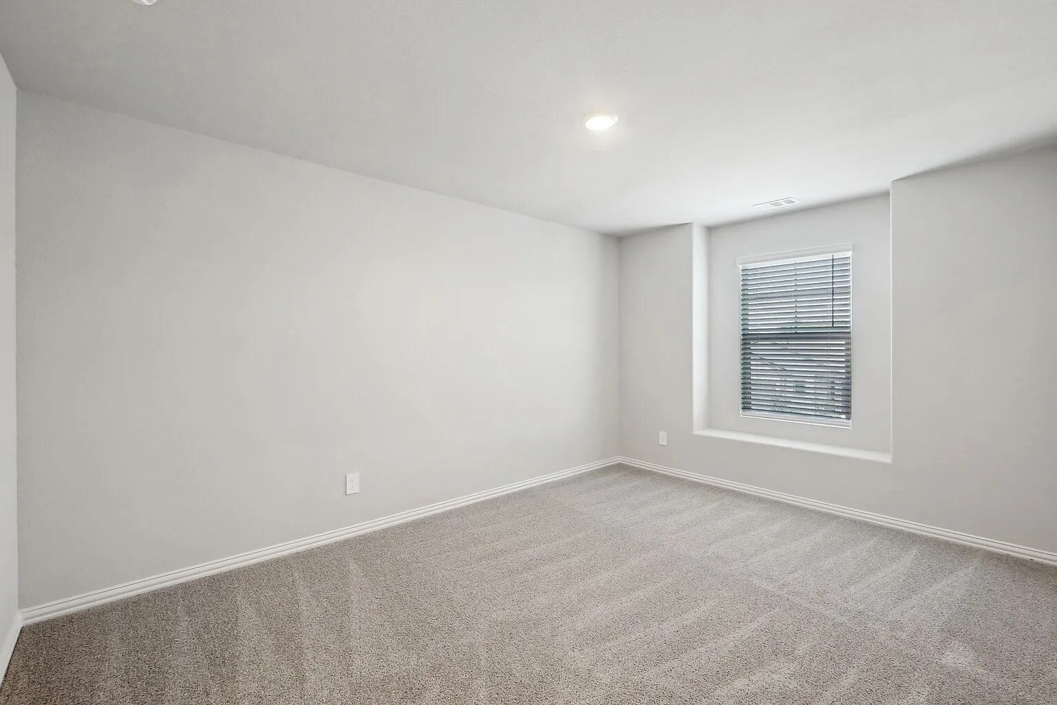 Building Photo - 3914 Walmer Wy
