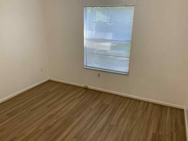 Building Photo - 7211 SW 18th Pl