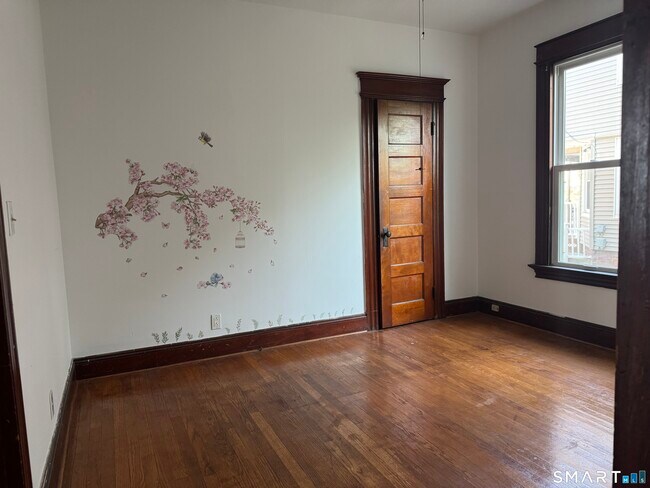 Building Photo - 251 Olivia St