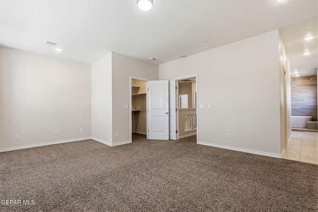 Building Photo - 904 Keenland Ave