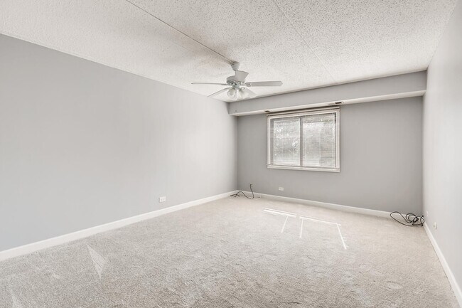 Building Photo - 475 Plum Creek Dr