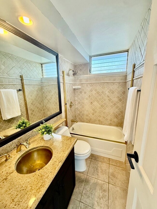 Building Photo - Century Park Plaza/2BR/2BA/2PK