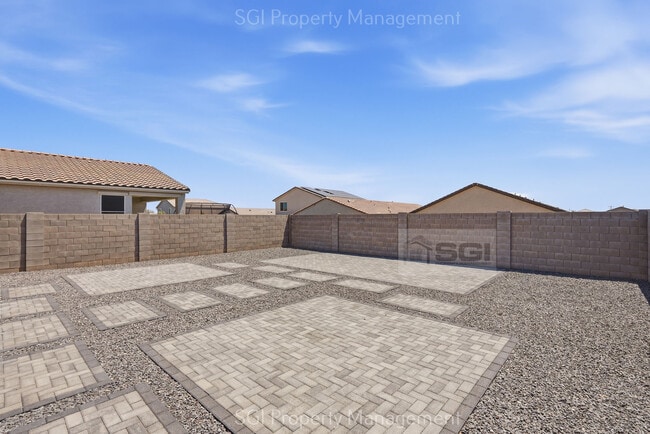 Building Photo - 17851 W Daley Ln