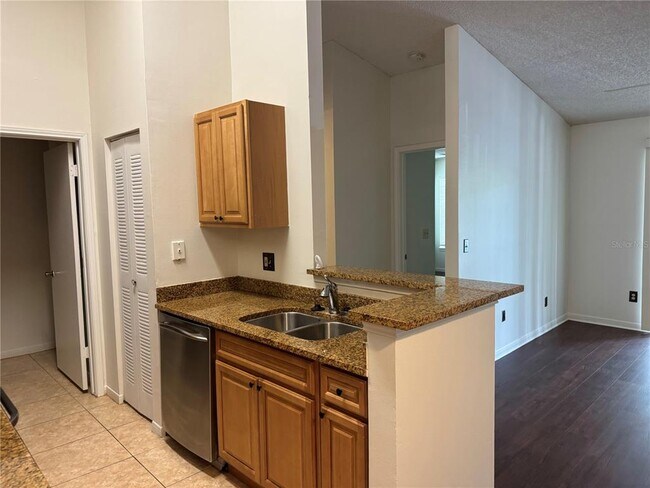 Building Photo - 2516 Grassy Point Dr