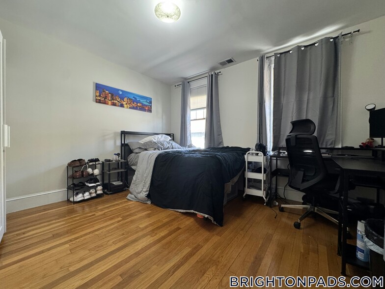 Building Photo - 138 Nonantum St