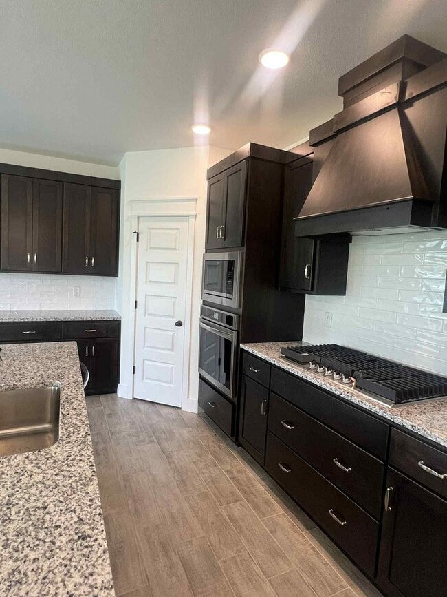 Building Photo - BEAUTIFUL LUXRY NEW BUILD: 5 BEDROOM / 3.5...