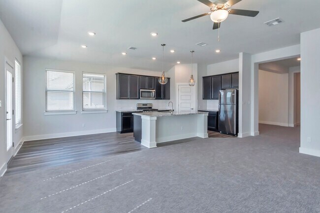 Building Photo - 120 Birkshire Dr