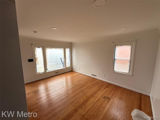 Building Photo - 386 Amherst St