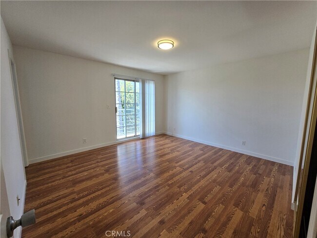 Building Photo - 1054 Harrison Ave