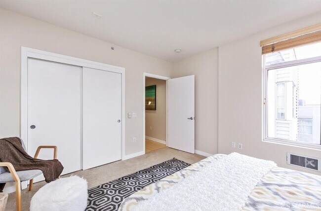 Building Photo - 451 Kansas St