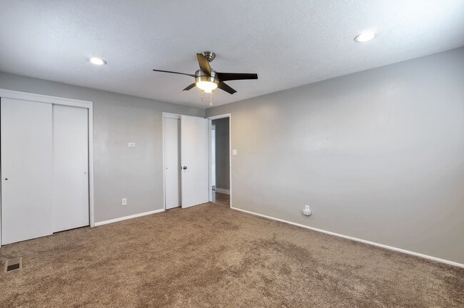 Building Photo - Simmons Duplex