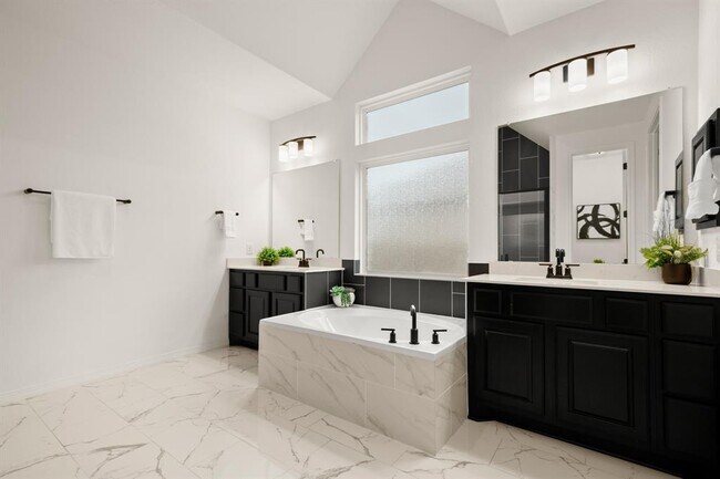 Building Photo - 20521 Martin Ln