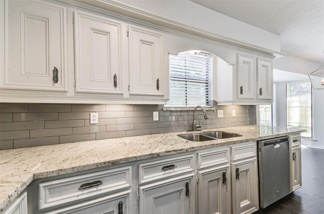 Building Photo - 4310 Brightwood Dr