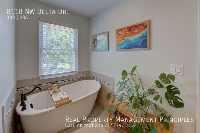 Building Photo - 8118 NW Delta Dr