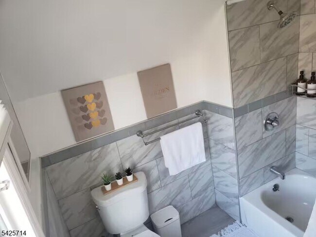 Building Photo - 187 Milford Ave