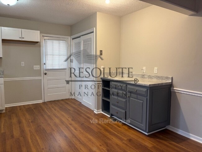 Building Photo - 5920 Crepe Myrtle Ct